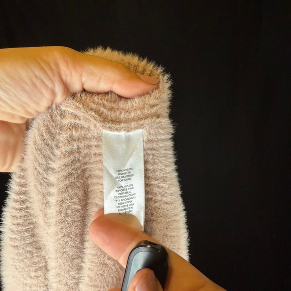 Truth‎ by Republic Oversized Fuzzy Knit Pullover Sweater Mock Neck Beige - Picture 4 of 4